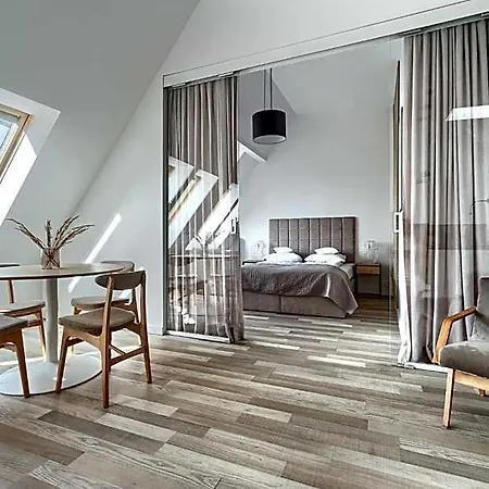 1899 Apart Otel 3*